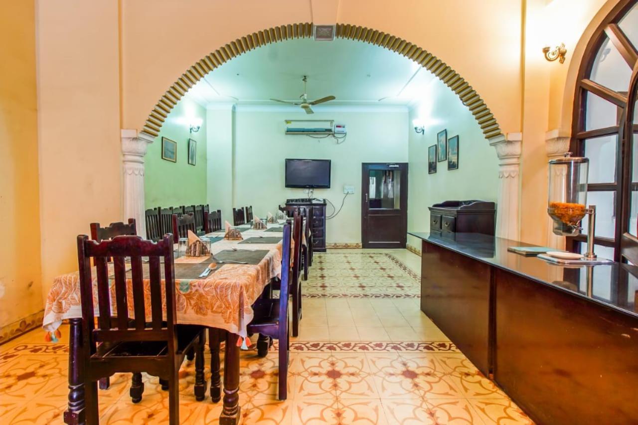 Hotel Utsav Niwas ジャイプール エクステリア 写真