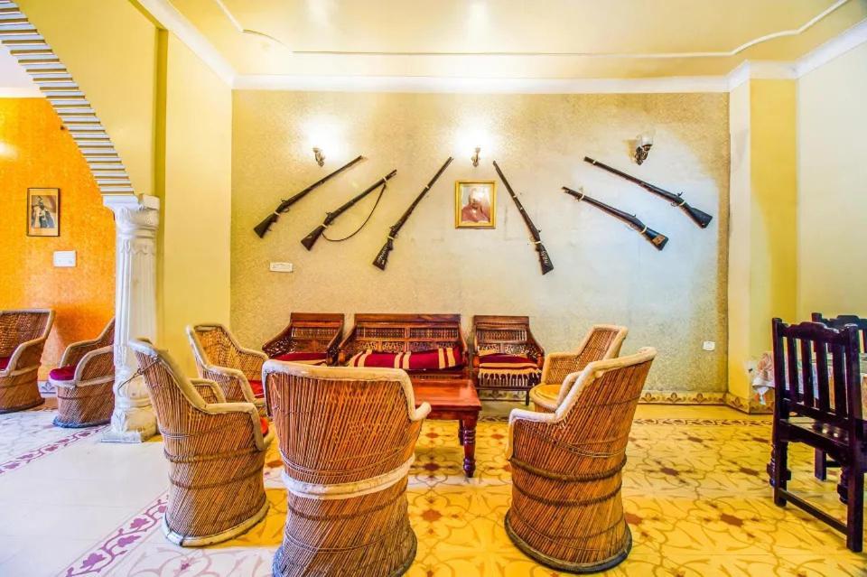 Hotel Utsav Niwas ジャイプール エクステリア 写真